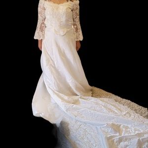 2003-2006 Mary’s Bridal size 12 wedding dress